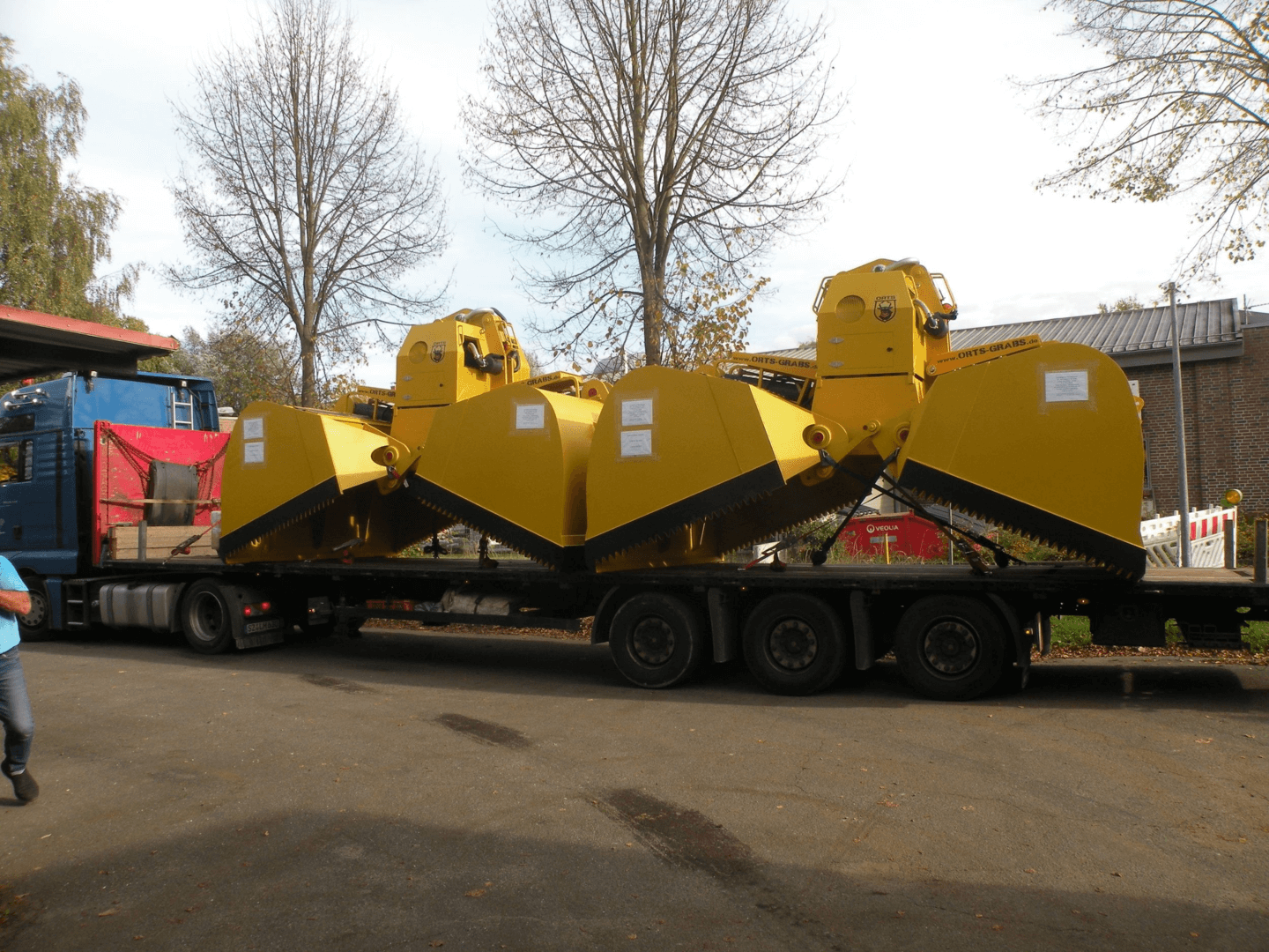 New diesel-hydraulic grab DHS-BC 12.6m³, fully radio-controlled, for southern Africa