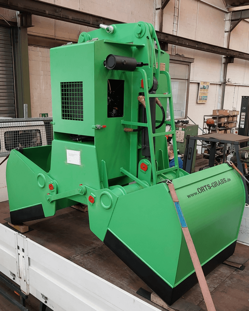 Grabber for cleaning fermenters in biogas plants is collected